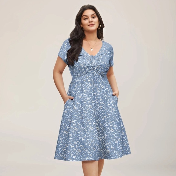 BloomChic Plus Size Ditsy Floral Elastic Waist Knot Drawstring Dress - Picture 3 of 5